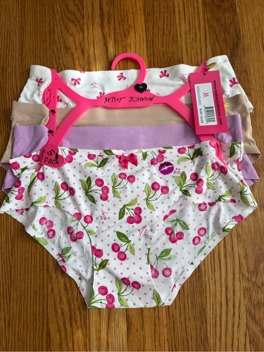 Betsey Johnson 4 pack no show underwear New M